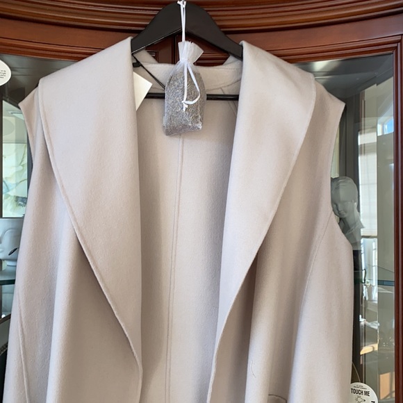 Super elegant , classy Max Mara NWT vest - Picture 14 of 16